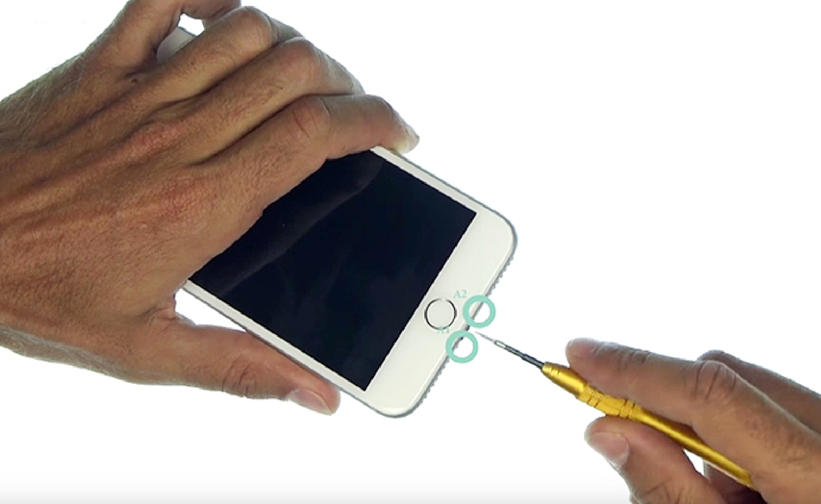 Changement d'écran complet pré-monté (châssis+vitre+LCD) sur iPhone 7 Plus photo 1